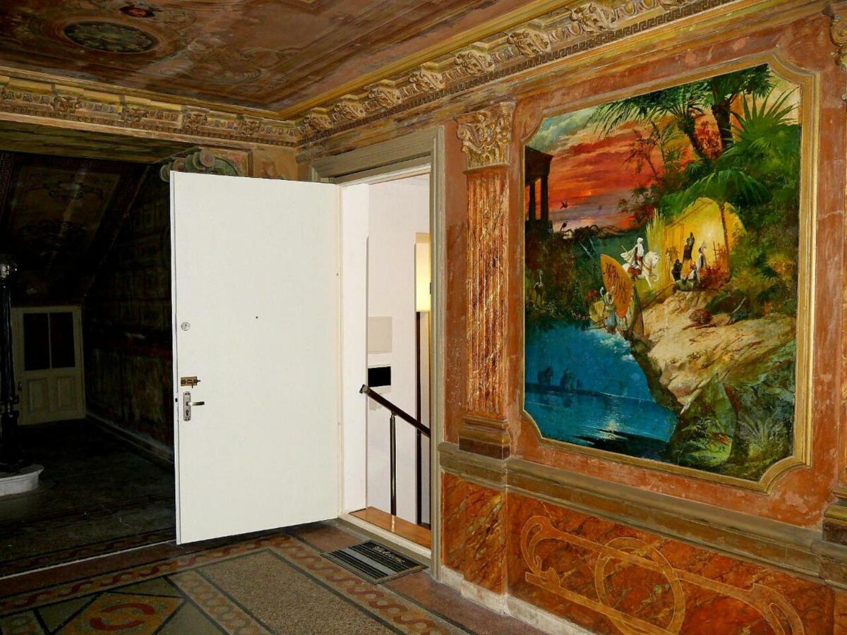 Old - Gold Gala Apartamento Tiflis Exterior foto